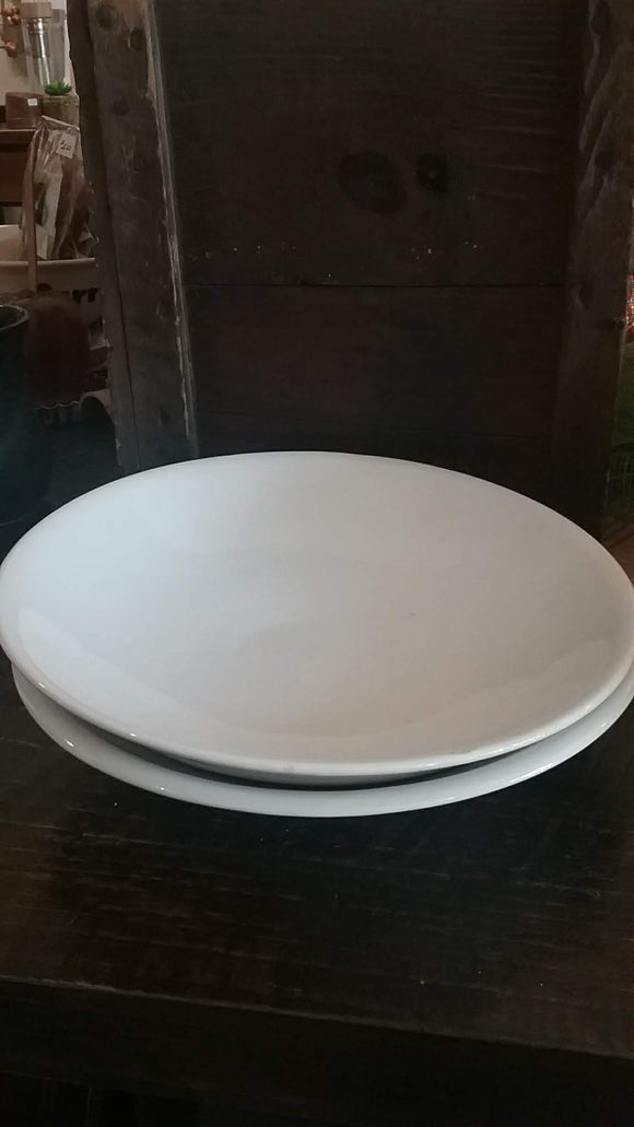 Farmhouse White Shallow Serving Bowl