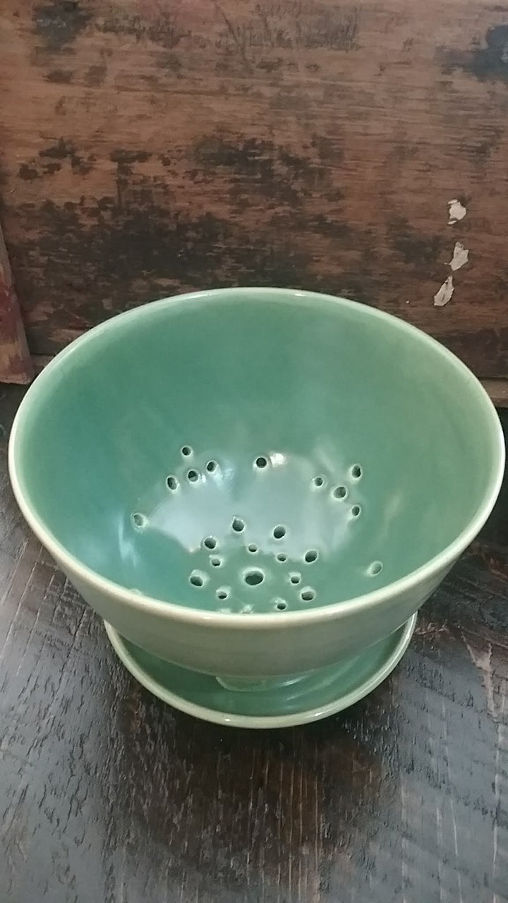 Large Emma Colander